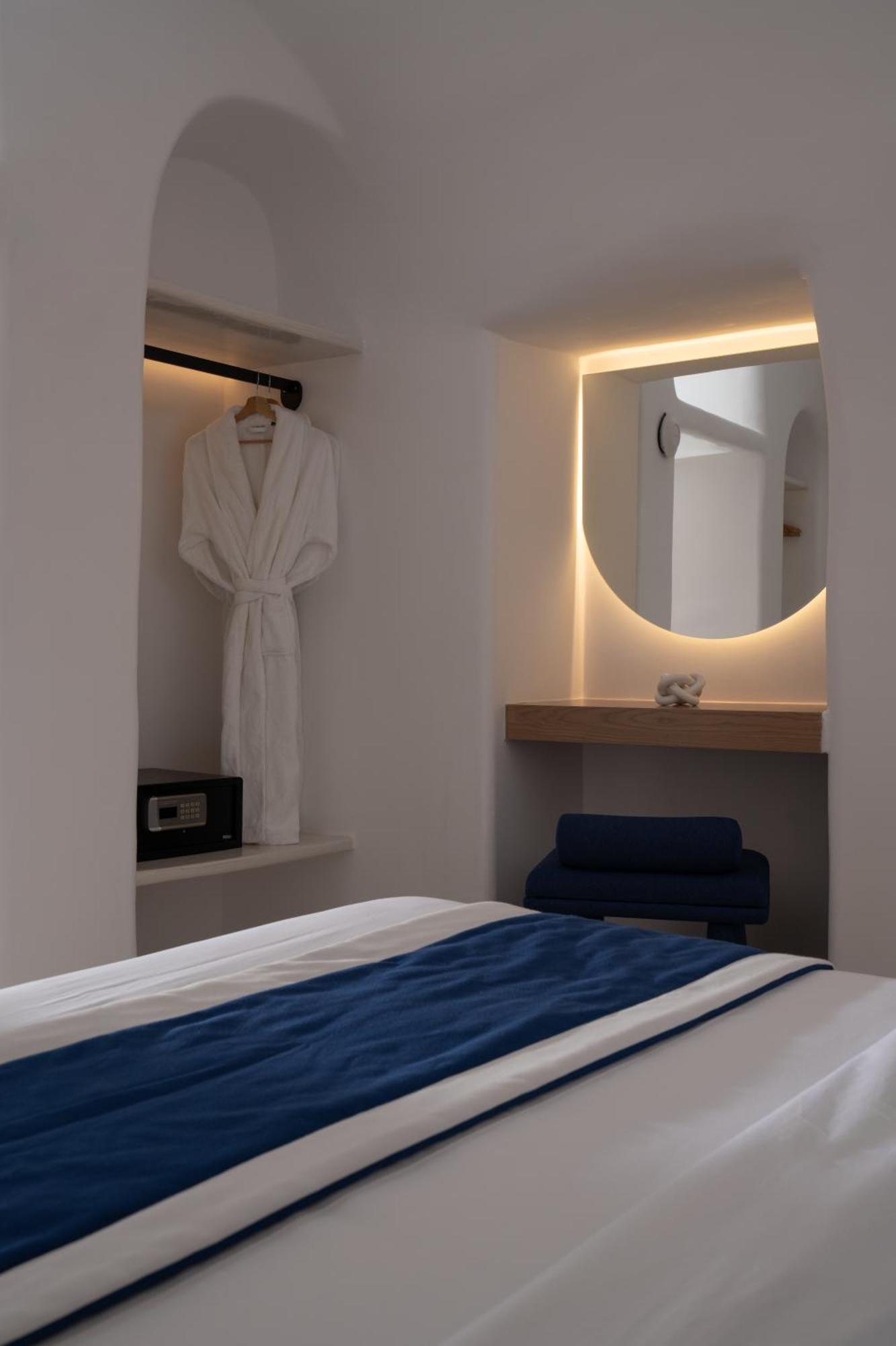 U & Me Hotel Fira (Santorini)