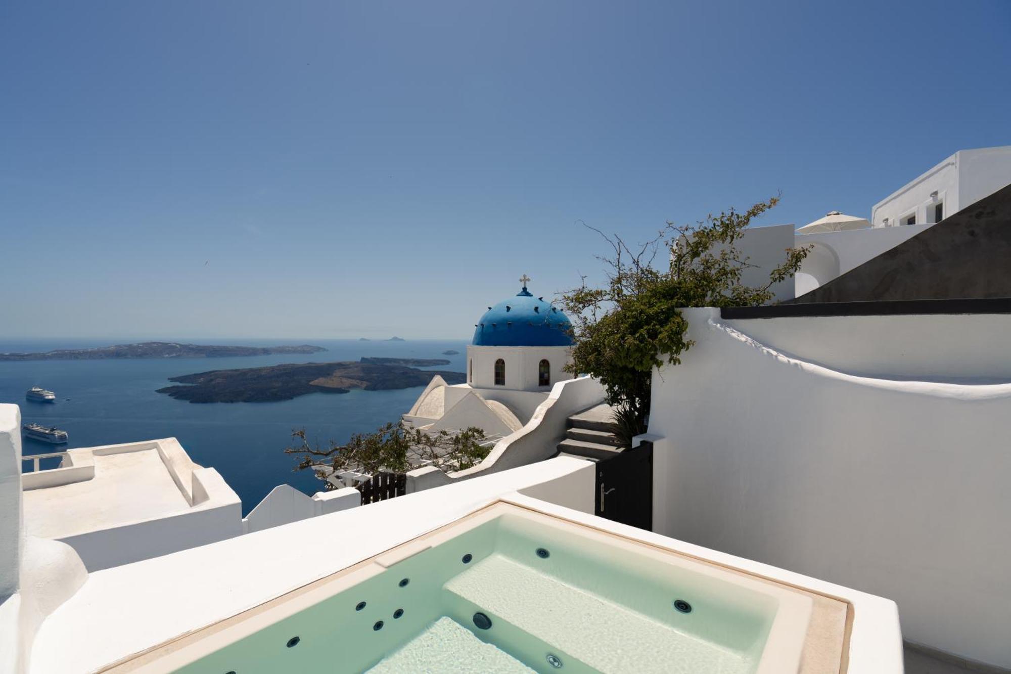 Hotel U & Me Fira (Santorini)